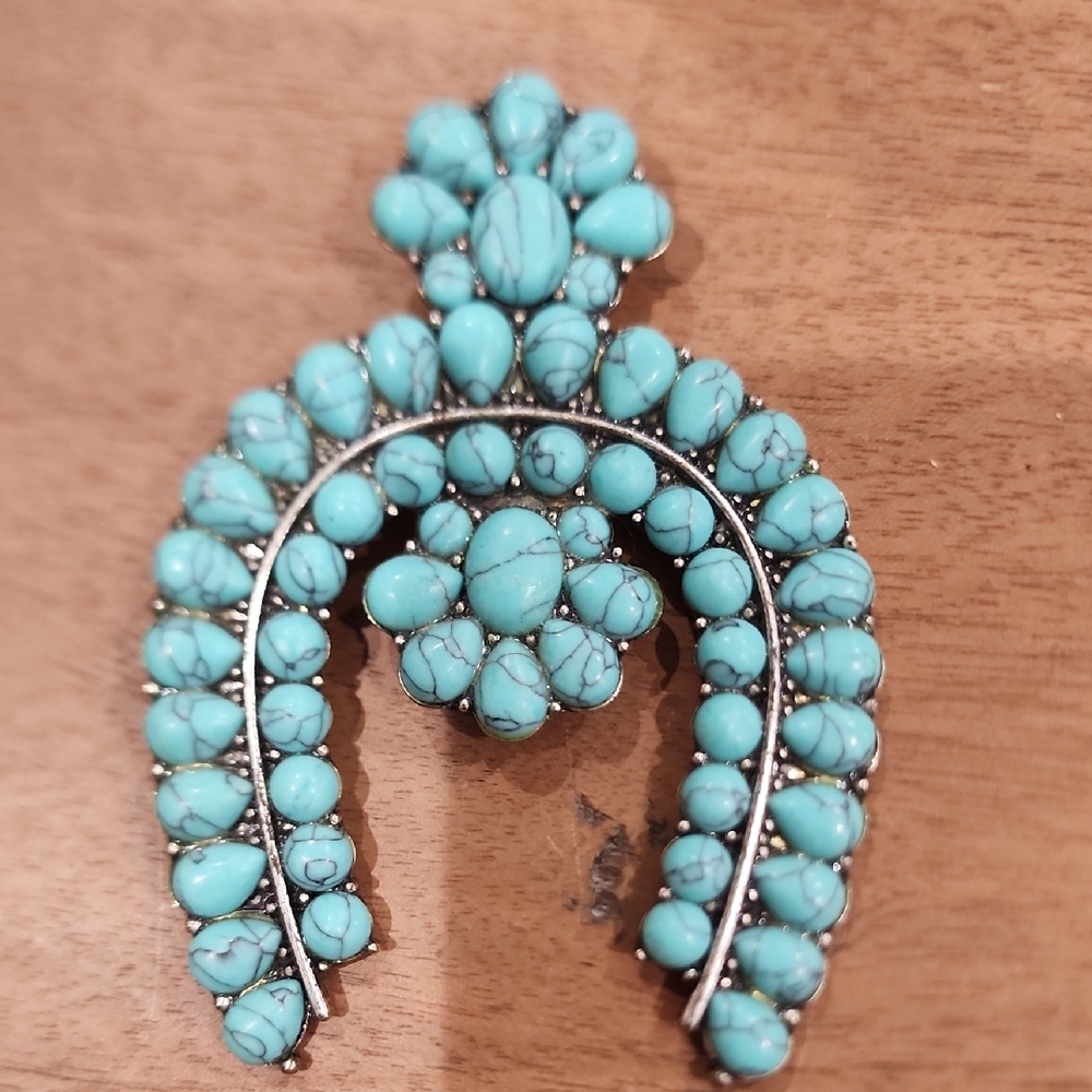 Faux Turquoise Stone Western Pendant Necklace - Women Jewelry